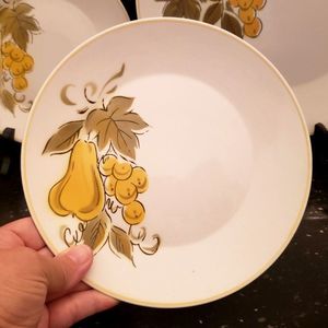 Mikasa 4 Lunch Small Plates Golden Valley Yellow Pear Grape Vintage Retro